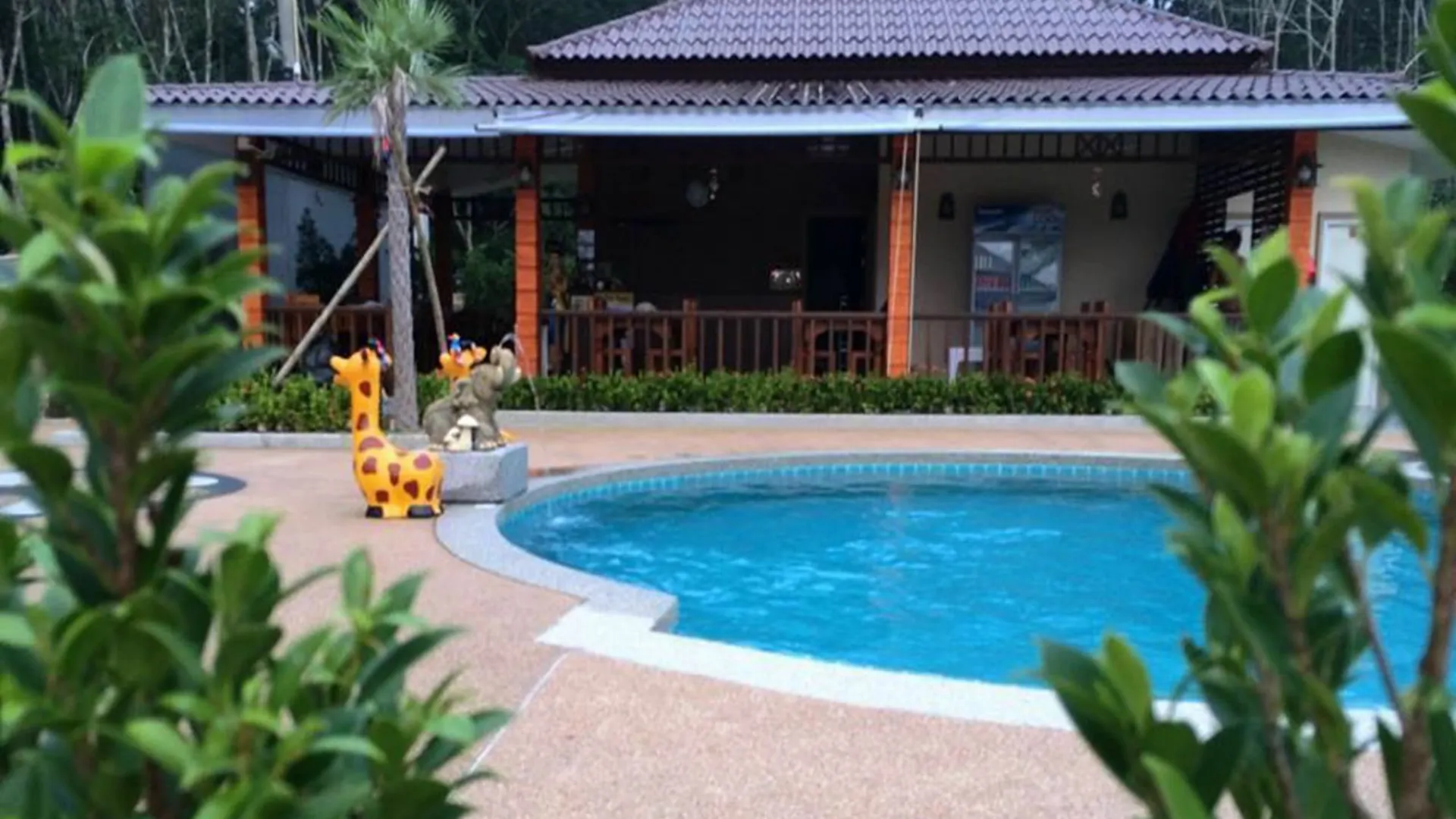 Dachatorn Village Khao Lak 3*,  Tailândia